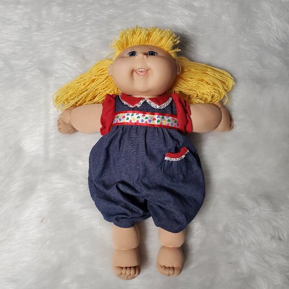 Cabbage Patch 2004 Play Along Girl Doll - Picture 2 of 6